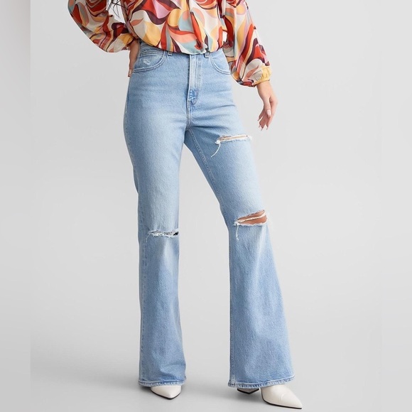 Levi’s 70’s High Rise Flare Jeans - Picture 1 of 9